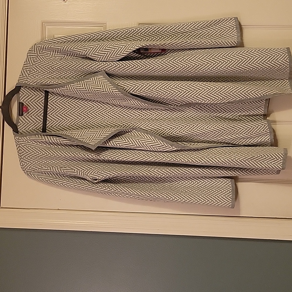 Vince Camuto Gray/White Cardigan Sweater Size Medium NWT